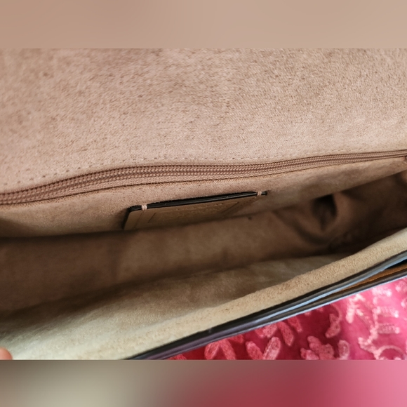 Coach Georgie Shoulder bag in color block. Gold/Retro Yellow/Chalk. - Picture 6 of 10